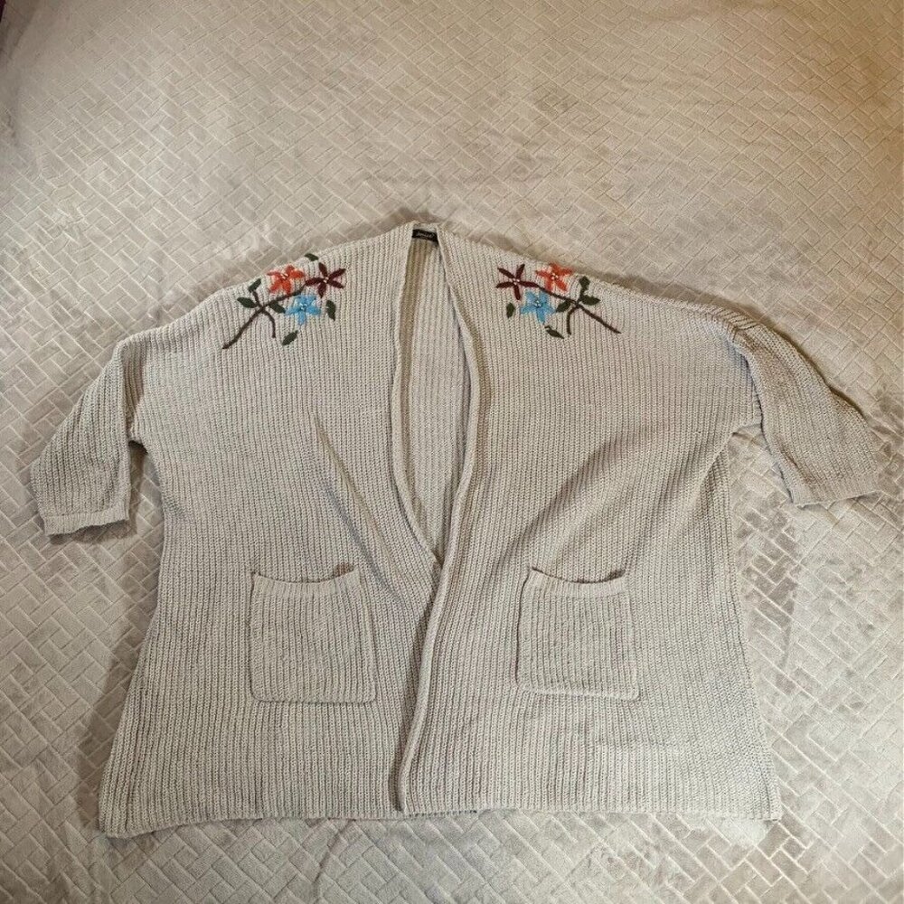 Janice Oversized Cardigan Sweater Beige Floral Embroidered Open Front Pockets